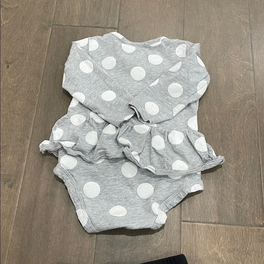 Carter's/Jumping beans 9M Matching set